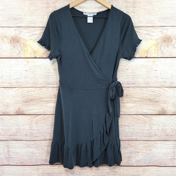 American Rag Dresses & Skirts - American Rag ribbed ruffle wrap dress